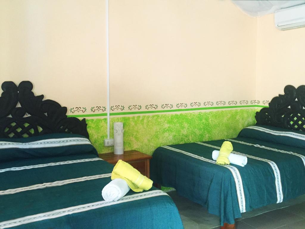 Hotel Hacienda La Catrina 홀박스아일랜드 외부 사진