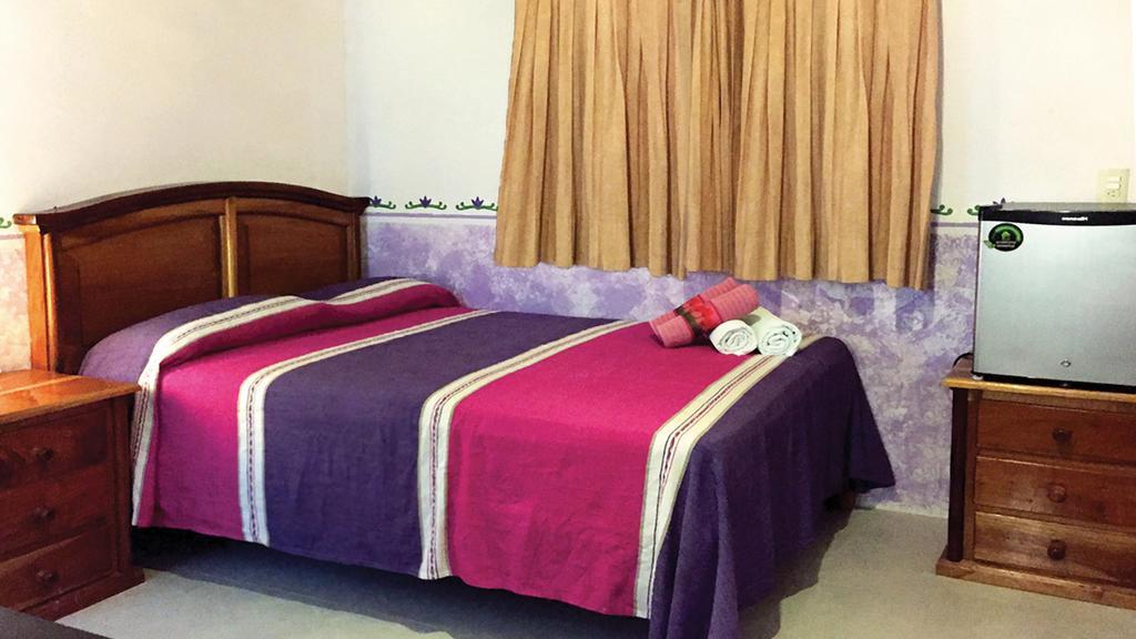 Hotel Hacienda La Catrina 홀박스아일랜드 외부 사진